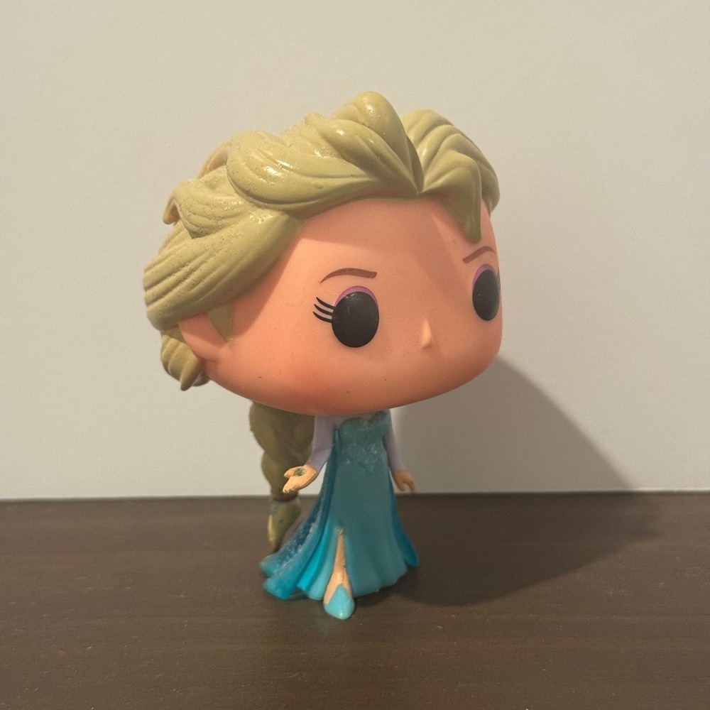 Funko Pop Disney Frozen Elsa 82 Vinyl Figure Loose Missing Snowflake Accessory